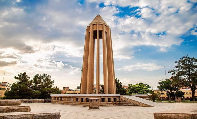 معمار آرامگاه خیام، فردوسی و کمال الملک کیست؟