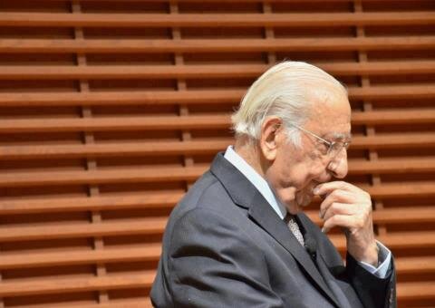 معمار آرامگاه خیام، فردوسی و کمال الملک کیست؟