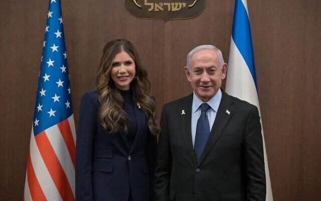 «مقررات دردسرساز برای حج» و «آزمایشهای عجیب در گمرک ایران»