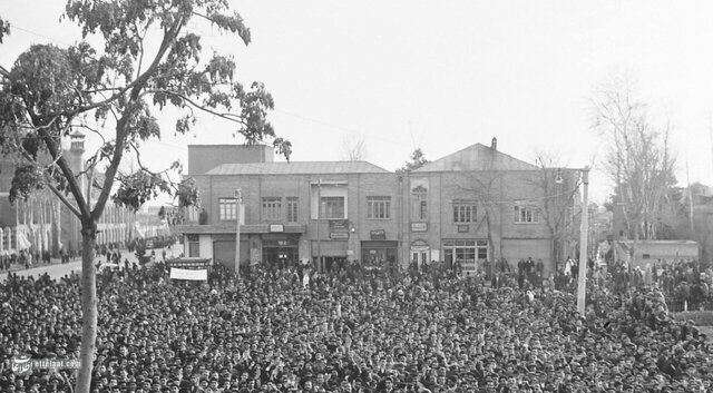 تصاویر دیدنی میدان بهارستان تهران از ۱۲۱۸ تا ۱۳۸۶