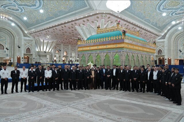 تجدید میثاق کارکنان اورژانس تهران با آرمانهای امام خمینی(ره) تجدید میثاق کارکنان اورژانس تهران با آرمانهای امام خمینی(ره)