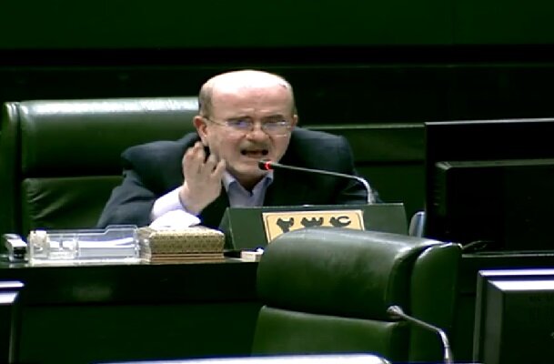 لاهوتی: نیروهای محلی هیچ ابزار اولیه‌ای برای کنترل و مهار آتش ندارند