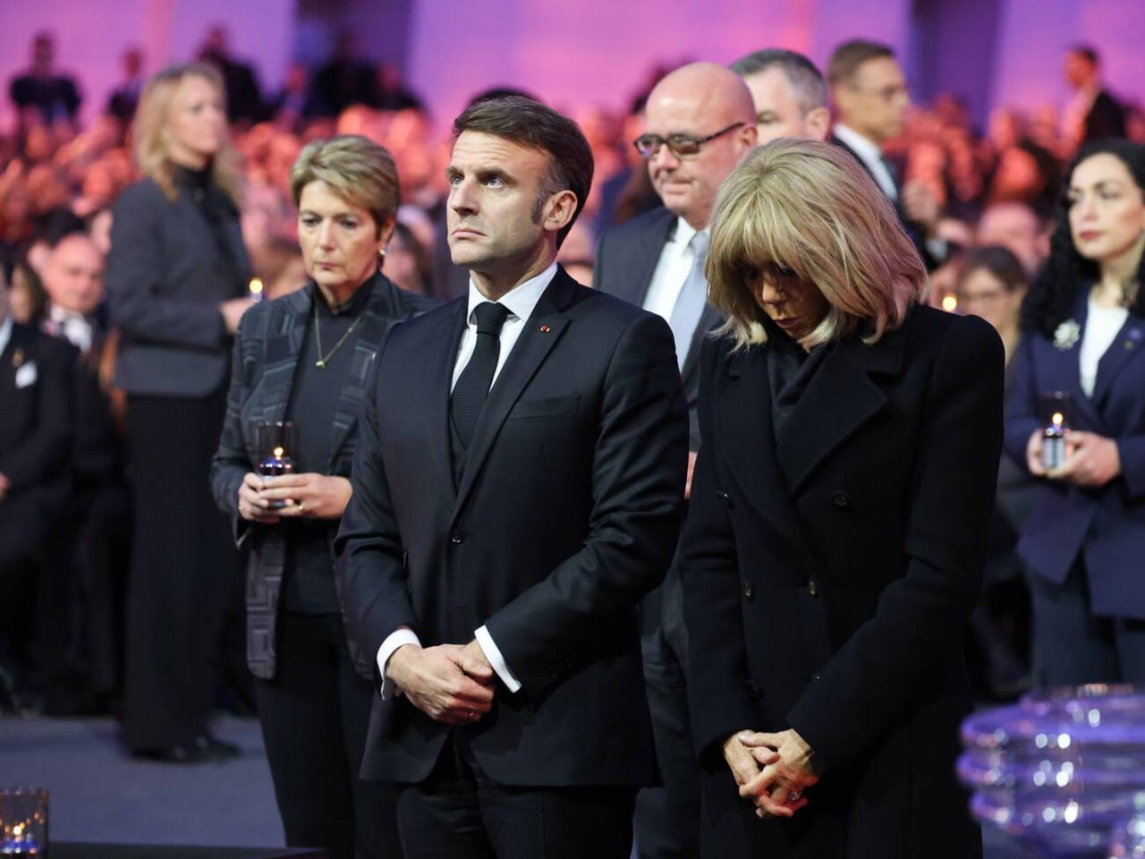 چوب معلم/ در خانه مکرون چه خبر است؟