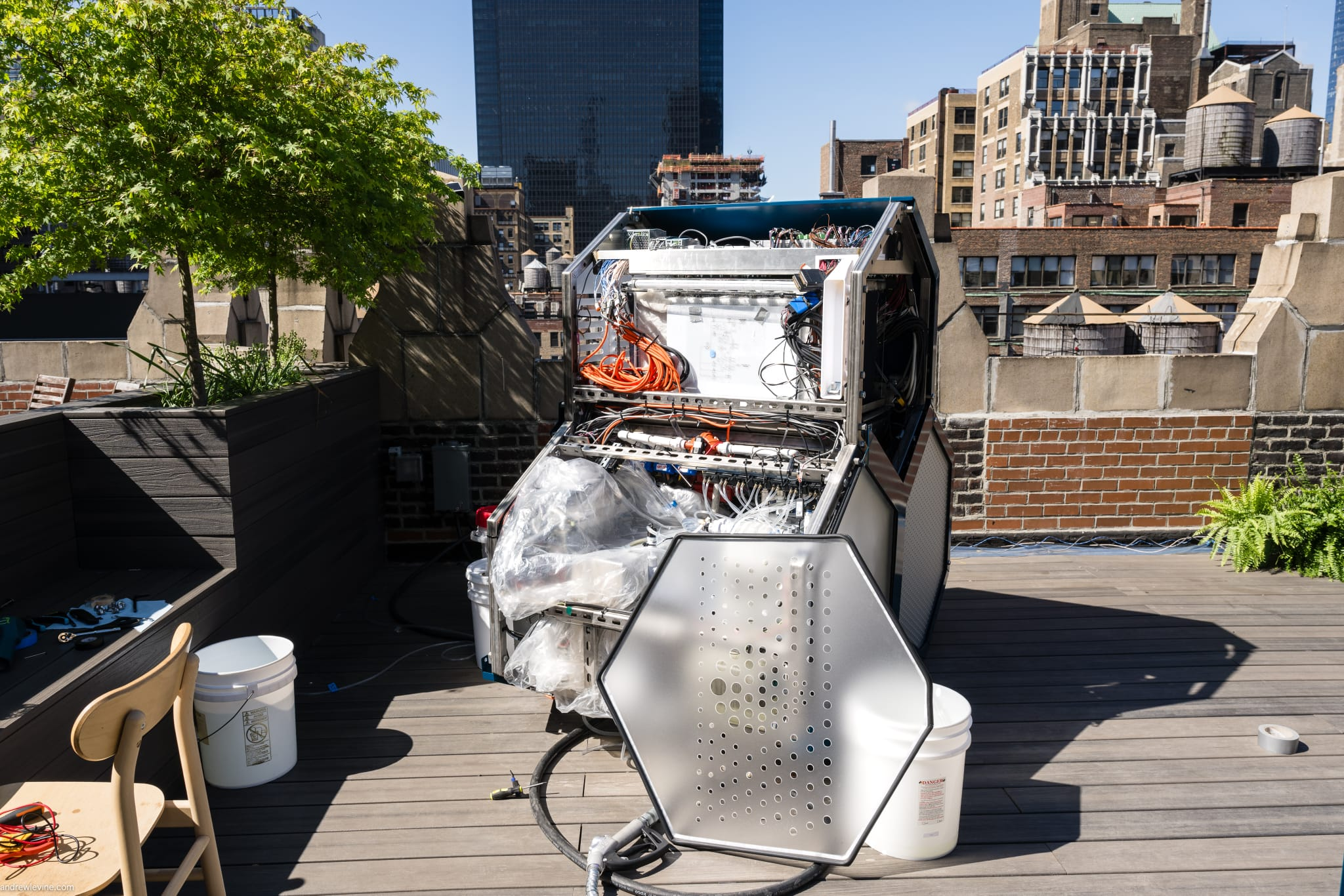 تبدیل هوا به بنزین؛ با دستگاهی هماندازه یخچال!