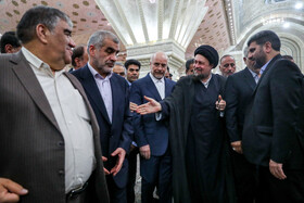 سیدحسن خمینی، تولیت حرم مطهر امام(ره) و محمدباقر قالیباف، رییس مجلس شورای اسلامی در مراسم تجدید میثاق نمایندگان مجلس شورای اسلامی با امام راحل (ره)