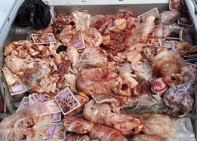 کشف و معدوم‌ سازی یک تُن اسکلت مرغ غیر بهداشتی در قم