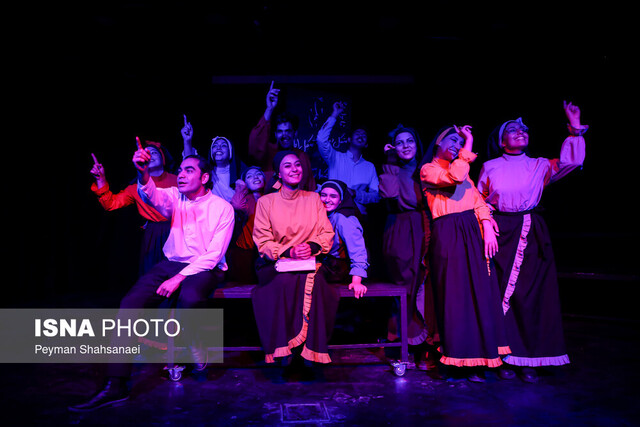 عکس تزئینی است جشنواره تئاتر استانی فارس در مسیر بازطراحی ساختار و محتوای هنری