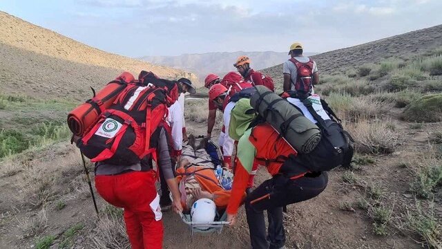 ۸ ساعت جستجو برای نجات کوهنورد گمشده در ارتفاعات طالقان