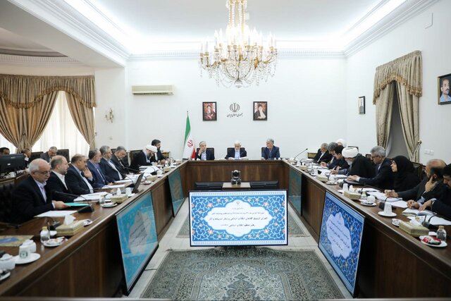 عارف: رهبری مشوق اصلی توجه به فناوری‌های پیشرفته هستند
