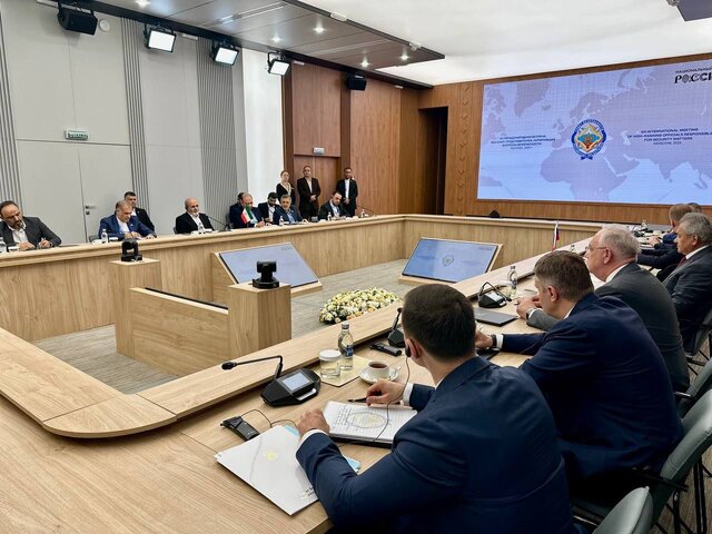 احمدیان: ایران از اصول خود در حفظ چرخه غنیسازی کوتاه نمیآید