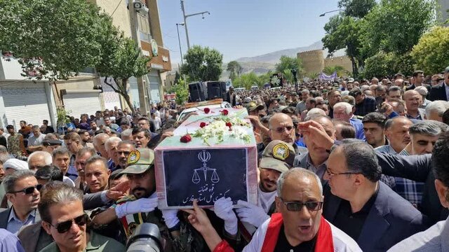 پیکر قاضی شهید احسان باقری در شیراز تشییع شد