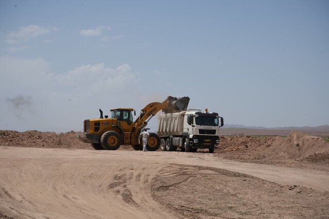 آغاز عملیات خاکبرداری باند پرواز فرودگاه بین‌المللی قم  