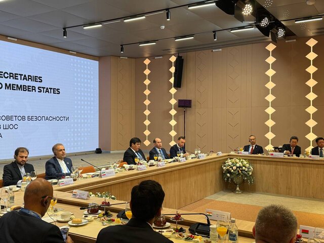 دیپلمات ایرانی: مقاومت ایران مقابل تحریمها، یکی از مبانی تضعیفکننده یکجانبهگرایی غرب بوده است