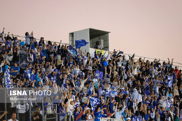 اهدای کاپ قهرمانی جام حذفی به استقلال + ویدیو اهدای کاپ قهرمانی جام حذفی به استقلال + ویدیو