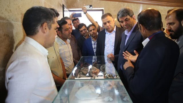 از افتتاح مجموعه اقامتی تا بازدید از نخستین جشنواره ملی شهاب‌سنگ‌ها در زرند