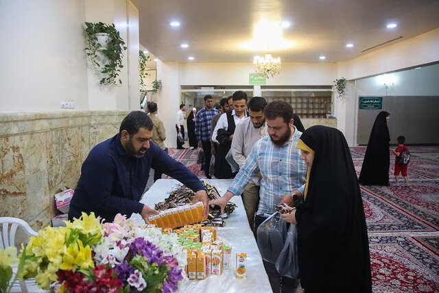 جشن ازدواج ۳۲۵ زوج جوان در حرم حضرت فاطمه معصومه (س) + تصاویر