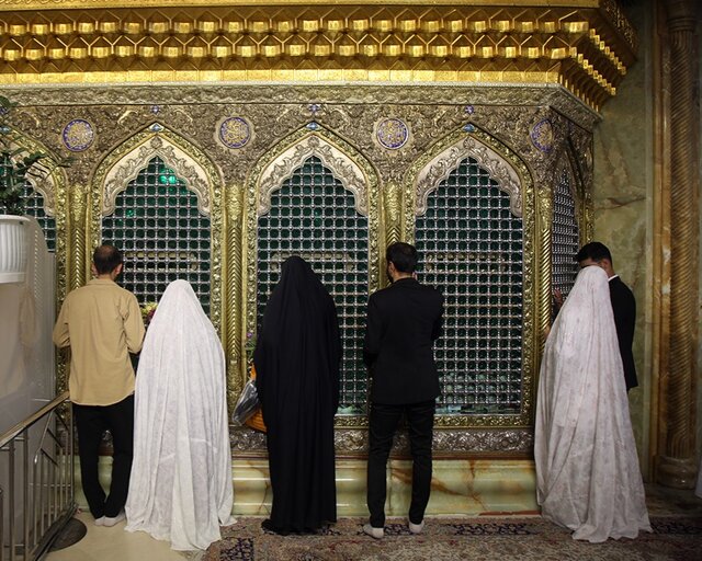 جشن ازدواج ۳۲۵ زوج جوان در حرم حضرت فاطمه معصومه (س) + تصاویر