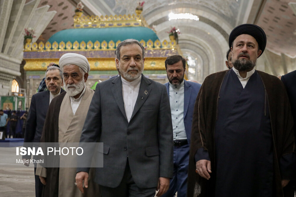 تجدید میثاق عراقچی و معاونان وزارت خارجه با آرمانهای امام خمینی (ره)