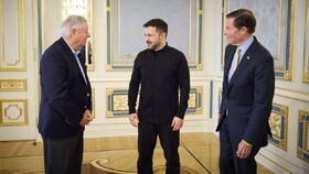 دیدار سناتورهای آمریکایی با رئیس جمهور اوکراین در کی‌یف