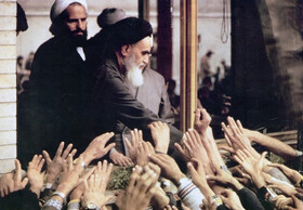 امام خمینی(ره) و  نهادسازی متناسب با ضرورت‌های انقلاب و جنگ تحمیلی
