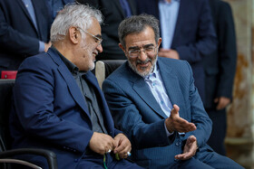 علی منتظری، رئیس جهاد دانشگاهی و محمد مهدی طهرانچی، رئیس دانشگاه آزاد در مراسم تجدید میثاق جهادگران و دانشگاهیان با آرمان‌های امام راحل