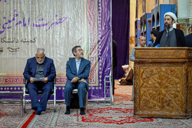 سخنرانی مصطفی رستمی، رئیس نهاد نمایندگی مقام معظم رهبری در دانشگاه‌ها با حضور علی منتظری، رئیس جهاد دانشگاهی، محمد مهدی طهرانچی، رئیس دانشگاه آزاد در مراسم تجدید میثاق جهادگران و دانشگاهیان با آرمان‌های امام راحل