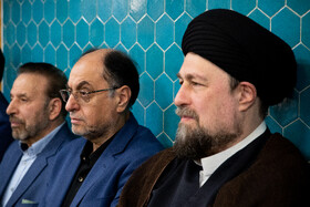 حجت‌الاسلام و المسلمین سیدحسن خمینی، وحید حقانیان و محمود واعظی در مراسم ختم احمد هاشمی‌رفسنجانی