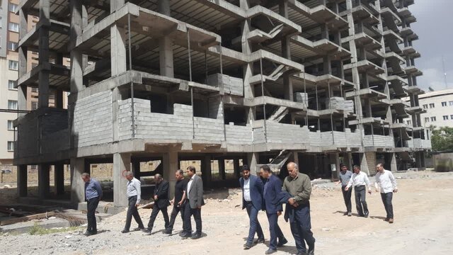 بازدید مدیرکل دفتر مسکن بنیاد شهید از پروژه ۲۲۴ واحدی مسکن فرزندان شهدای زنجان
