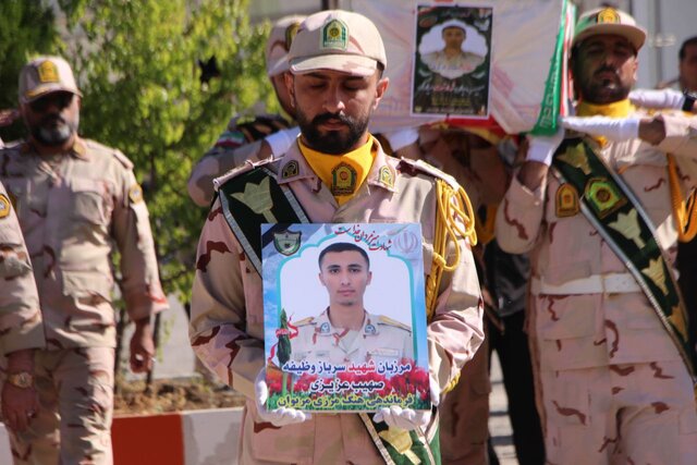 وداع باشکوه با پیکر دو شهید مرزبانی در مریوان+ عکس