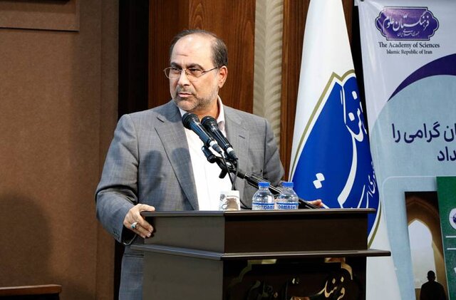 ضرورت گذار از نگاه سنتی به علم و حمایت همه‌جانبه از نوآوری‌های علمی جوانان