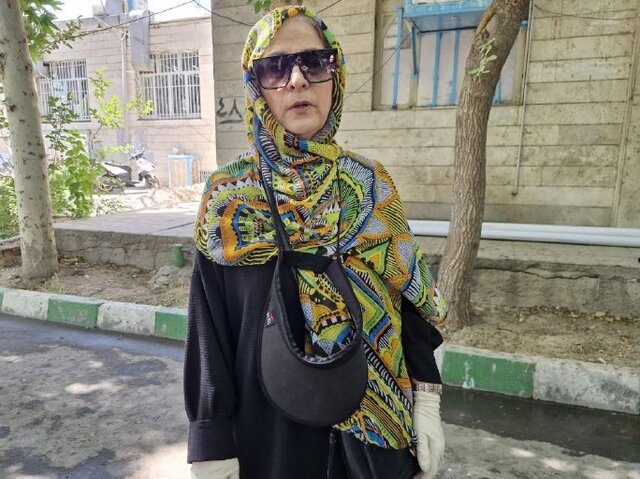 شکشتن مچ دستان زن در پی گوشیقاپی