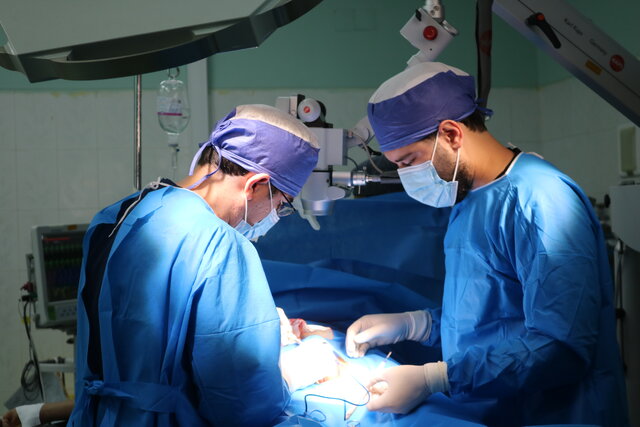 نخستین عمل جراحی میکروتسه در جنوبشرق کشور انجام شد نخستین عمل جراحی میکروتسه در جنوبشرق کشور انجام شد