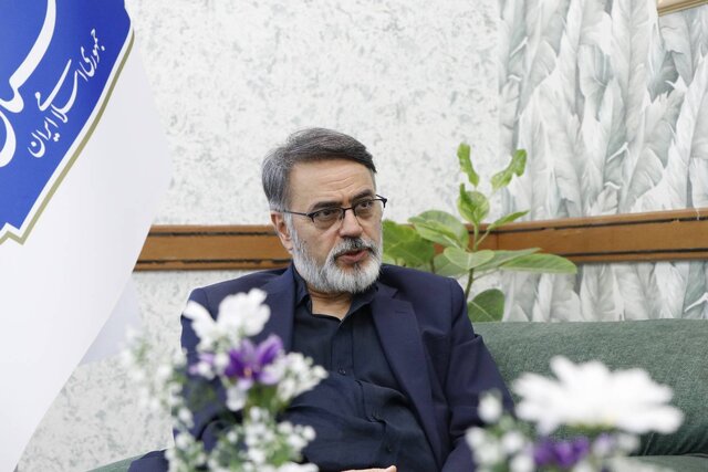 دغدغه‌ معاش استاد، مرجعیت علمی او را از بین می‌برد