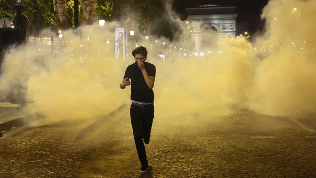 خشونت و مرگ در جشن فرانسویها برای اولین قهرمانی پاری سن ژرمن