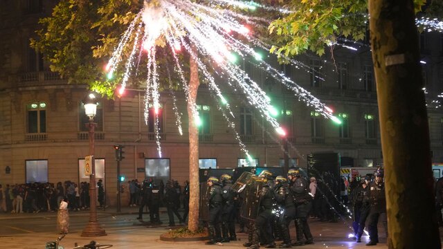 خشونت و مرگ در جشن فرانسویها برای اولین قهرمانی پاری سن ژرمن