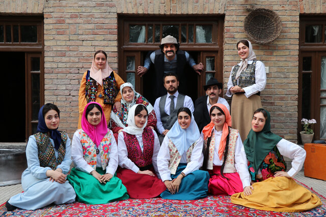 وقتی استادان دانشگاه توی سر هنر ایرانی می‌زنند، چه انتظاری از دانشجویان داریم؟!