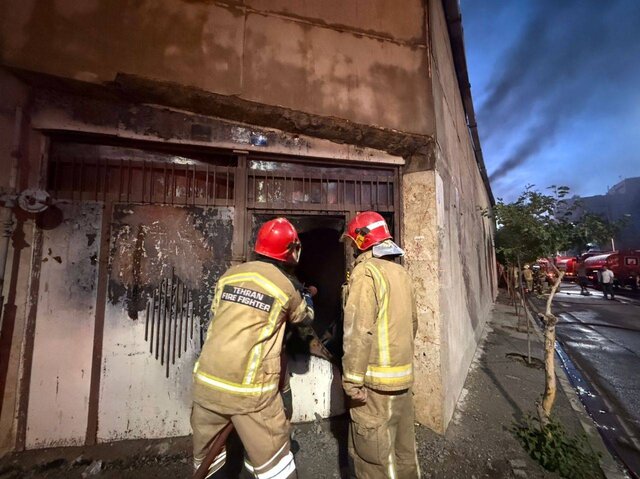 عکس تزیینی است دودگرفتگی ۱۰ نفر در آتشسوزی منزل مسکونی در ورامین