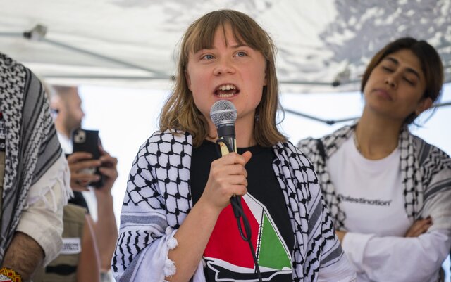 حرکت «ناوگان آزادی» غزه با حضور فعالان حامی فلسطین حرکت «ناوگان آزادی» غزه با حضور فعالان حامی فلسطین