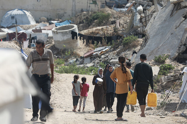 در آستانه عید قربان، هبچ اثری از شادی بر چهرههای گرسنه و خسته مردم غزه نیست