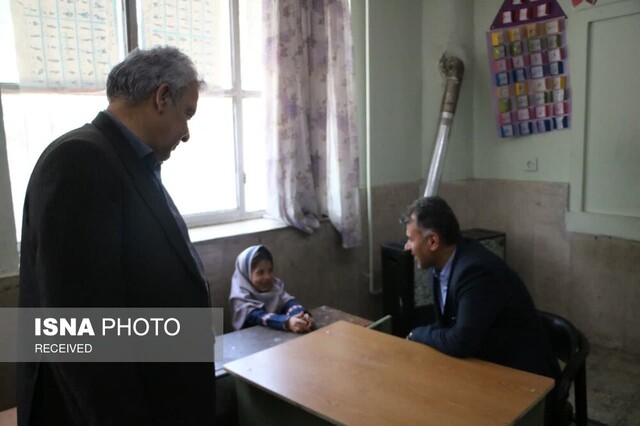 بازدید مدیرکل آموزش و پرورش قزوین از مدرسه باغ نشاط