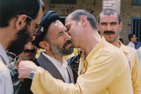 اسیری که شمع محفل آزادگان شد