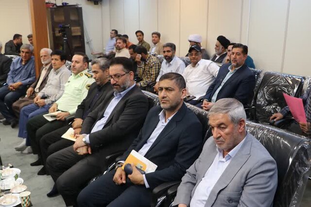 شعر مهم‌ترین ابزار نفوذ فرهنگی ما در جهان است / ادبیات قیام ۱۵ خرداد هنوز شکل نگرفته است