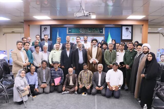 شعر مهمترین ابزار نفوذ فرهنگی ما در جهان است / ادبیات قیام ۱۵ خرداد هنوز شکل نگرفته است