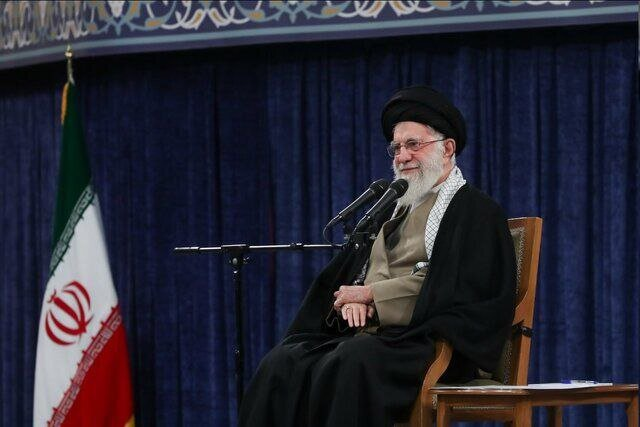 «انتقاد از دروغهای مصلحتی»، «هشدار جدید ایران» و «جایزه توانیر به مردم»