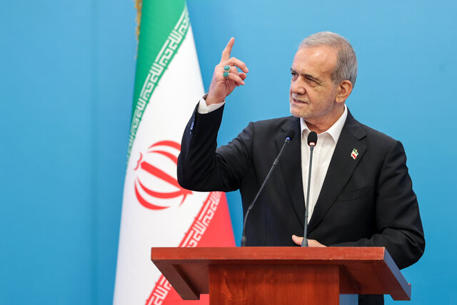 «انتقاد از دروغهای مصلحتی»، «هشدار جدید ایران» و «جایزه توانیر به مردم»