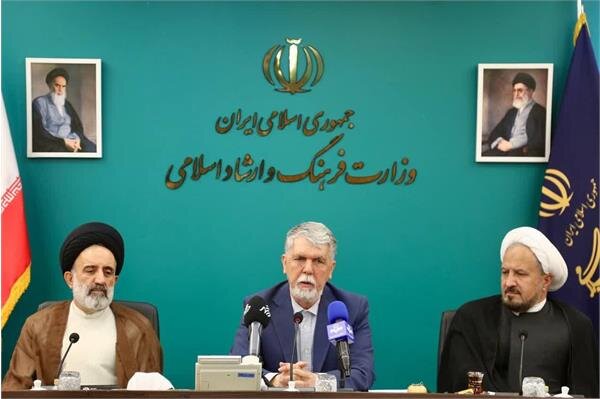 ارتباط با خانواده‌های شهدا، به همه حرکت‌های نظام، قدرت مضاعف می‌دهد