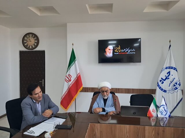 هنر امام به صحنه آوردن مردم برای تعیین سرنوشت خود بود