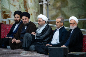 حضور مسعود پزشکیان، رییس‌جمهور، غلامحسین محسنی اژه‌ای، رییس‌ قوه‌قضاییه، صادق آملی لاریجانی، رییس مجمع تشخیص مصلحت نظام، سیدحسن خمینی و سیدعلی خمینی در مراسم سی و ششمین سالگرد ارتحال امام خمینی (ره)
