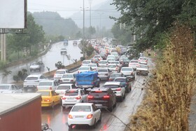 ترافیک ۳ کیلومتری در آزادراه کرج - قزوین به‌دلیل تخطی از سرعت مطمئنه