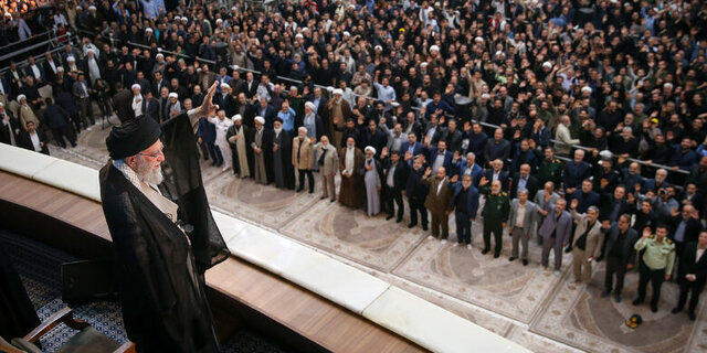 رهبر انقلاب: بر قدرت همه جانبه ملی مان خواهیم افزود/ در قضیه هستهای طرح آمریکا صددرصد ضد «ما میتوانیم» است رهبر انقلاب: بر قدرت همه جانبه ملی مان خواهیم افزود/ در قضیه هستهای طرح آمریکا صددرصد ضد «ما میتوانیم» است